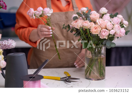 stunning spring bouquet, expertly crafted by local florist, carefully choosing fresh flowers to complete perfect gift stunning spring bouquet, expertly crafted by local florist, carefully choosing fresh flowers to complete perfect gift 103623152