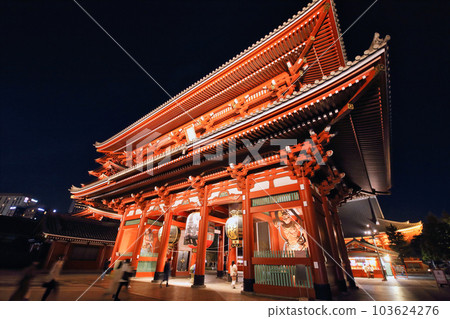 深秋夜晚的淺草寺寶藏門(東京都台東區淺草) 深秋夜晚的淺草寺寶藏門(東京都台東區淺草) 103624276