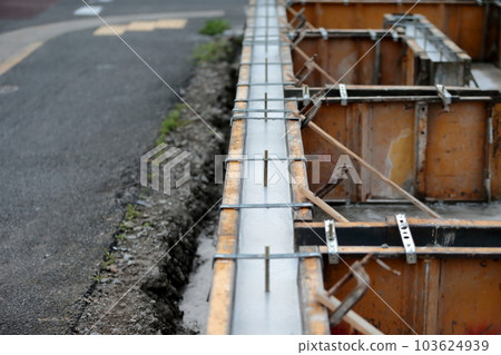 Image of basic construction of new house Image of basic construction of new house 103624939