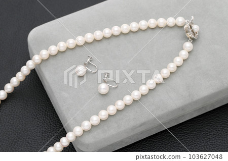 珍珠耳環 103627048