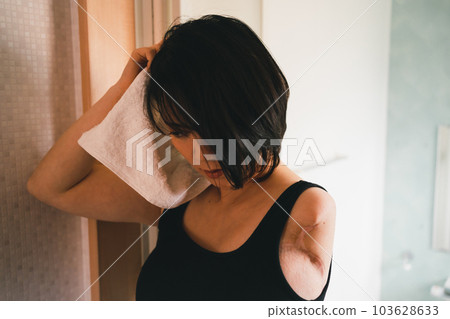 女生 女孩 女性 103628633