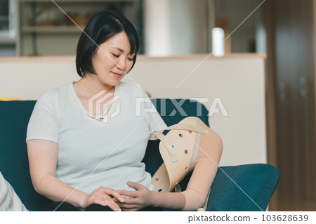女生 女孩 女性 103628639