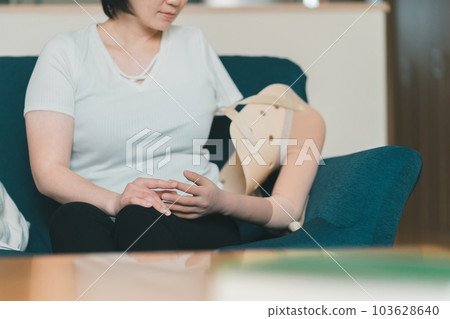 女生 女孩 女性 103628640