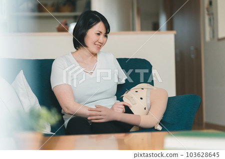 female, lady, woman 103628645