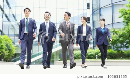 Walking businessman 103631365