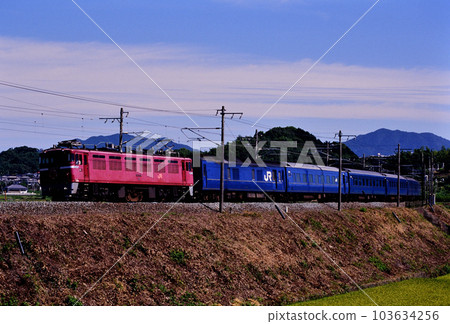 鹿兒島本線 2001 ED7694 Blue Train Sakura Hayabusa 103634256