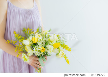 一束的女人 103639772