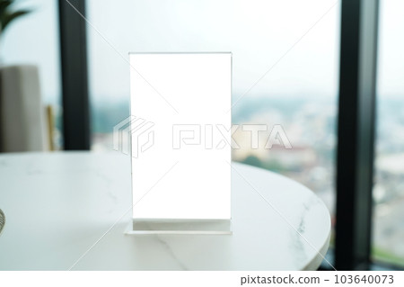 paper, table, plate 103640073