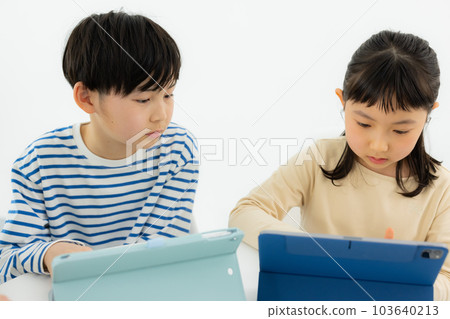 小學生平板電腦學習 103640213