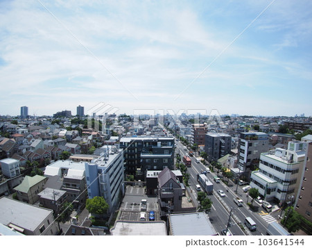 A sprawling city, a residential area along Kannana 103641544