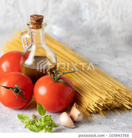 Spaghetti food concept 103643768