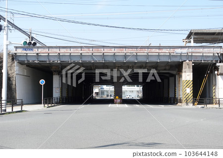 過去（直到 20 世紀 60 年代中期），這裡是一家名為 Seikagai 的警衛酒吧。 JR 西日本下關站 西鐵高架橋 103644148