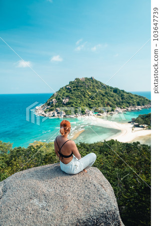 Travel on a tropical island, visit Koh Nang Yuan 103647739