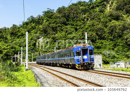 Fast local train through the beautiful countryside of Taitung, Taiwan. 103649762