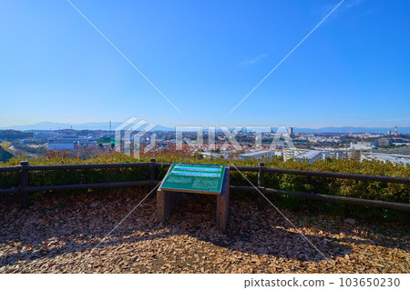 A view of the west side from the Hojin Mikaeri no Toge (Tama Hill Panorama Hill) in Nagayama, Tama City, Tokyo 103650230