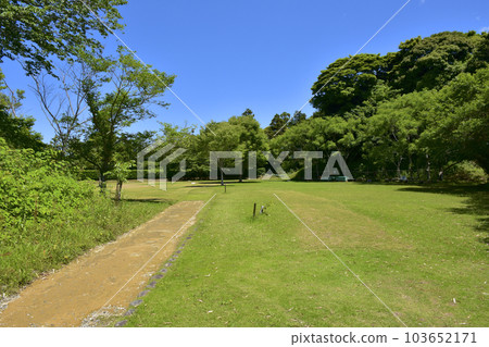 Kakegawa City, Shizuoka Prefecture National Historic Site Yokosuka Castle Kitanomaru Ruins 103652171