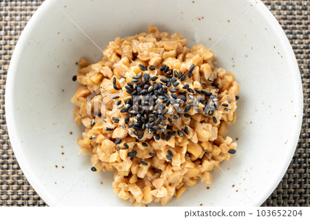 Natto. (Hikiwari natto with black sesame seeds.) 103652204