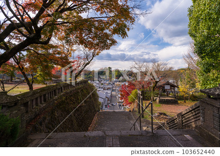 在紅葉中閃耀的岡城跡 供奉著“戰神”廣瀨武夫中校的廣瀨神社(岡城跡) 大分縣竹田市 在紅葉中閃耀的岡城跡 供奉著“戰神”廣瀨武夫中校的廣瀨神社(岡城跡) 大分縣竹田市 103652440