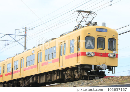 West Japan Railway (Nishitetsu) 600 type train 103657167