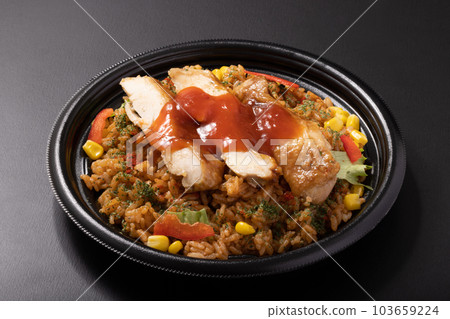 什錦飯配養蓮雞 103659224