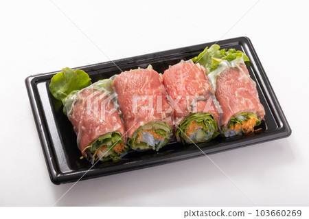 Roast beef raw spring roll Roast beef raw spring roll 103660269