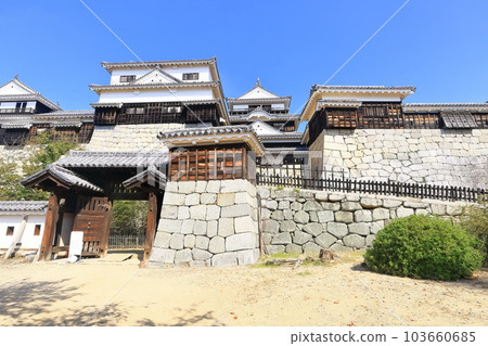[愛媛縣]松山城（現存天守閣12座） 103660685