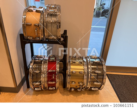Snare drums placed side by side Snare drums placed side by side 103661151