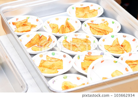School lunch School lunch Facility meal Side dish French fries Image material School lunch School lunch Facility meal Side dish French fries Image material 103662934