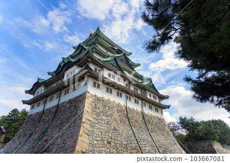 Nagoya Castle The first figure of the first reconstruction Tenshu 103667081