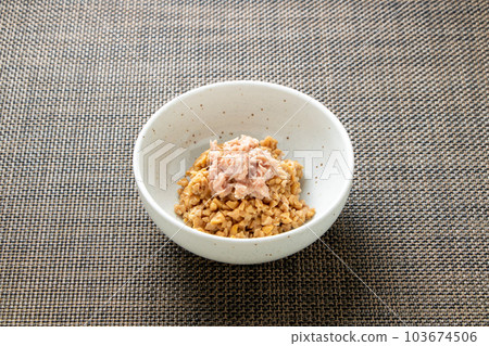 金槍魚納豆。 （Hikiwari 納豆配金槍魚澆頭。） 103674506