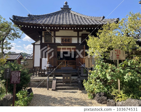 It is a temple in Asuka, Nara Prefecture, a building of Asuka Temple, Shiiden. It is a temple in Asuka, Nara Prefecture, a building of Asuka Temple, Shiiden. 103674531