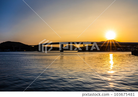 Sunset of Ushibuka Haiya Ohashi [Amagusa City, Kumamoto Prefecture Ushibuka] 103675481