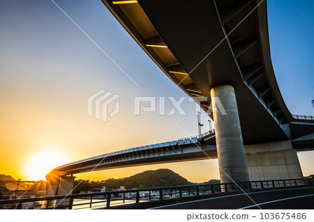 Sunset of Ushibuka Haiya Ohashi [Amagusa City, Kumamoto Prefecture Ushibuka] 103675486