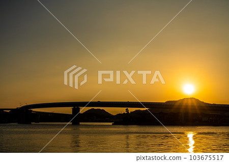 Sunset of Ushibuka Haiya Ohashi [Amagusa City, Kumamoto Prefecture Ushibuka] 103675517
