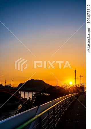 Sunset of Ushibuka Haiya Ohashi [Amagusa City, Kumamoto Prefecture Ushibuka] 103675542