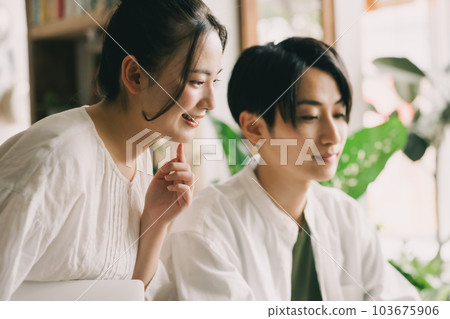 couple, laptop, using laptop 103675906