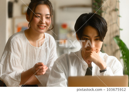夫婦 情侶 筆記本 103675912