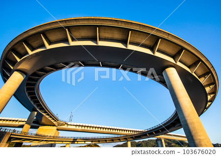 牛深海谷橋的晨景[熊本縣天草市牛深] 103676020