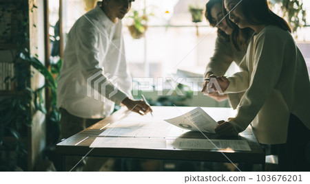 man and woman, meeting, meetings 103676201