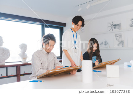 draw a sketch 103677288