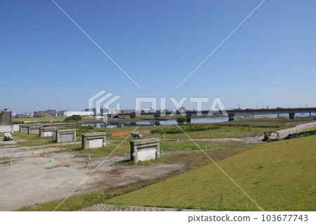 Bridge piers of the old Gyotoku Bridge remaining on the Edogawa riverbed in Ichikawa City, Chiba Prefecture 103677743