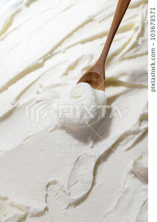 Cold and delicious ice milk cream 103678571