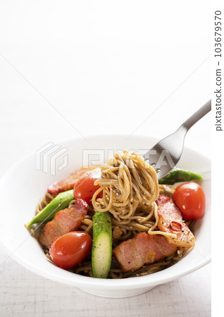 全麥意大利面培根蘆筍 103679570