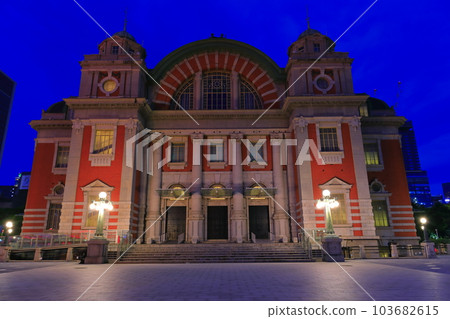 [Osaka Prefecture] Night view of Osaka City Central Public Hall 103682615