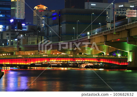 [Osaka Prefecture] Night view of Naniwa Bridge 103682632