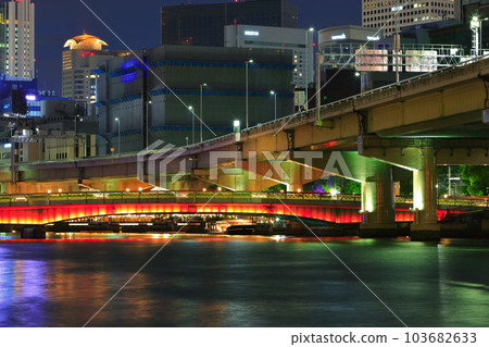 [大阪府]難波橋的夜景 103682633