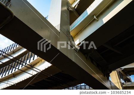 橫濱首都高速高速公路錦江路口和橋墩 2023.05 a-2 高飽和度對比 103685234