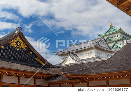 View of the small keep and the large keep from the Honmaru Palace of Nagoya Castle 103686177