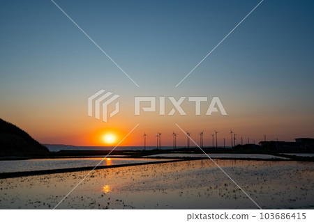 Wind power generation, evening scenery, rural scenery Wind power generation, evening scenery, rural scenery 103686415