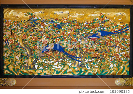 Transom of Nagoya Castle Honmaru Palace Jorakuden 103690325